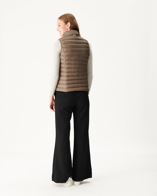 Piumino Leggero Smanicato Tortora Seda Jott New In