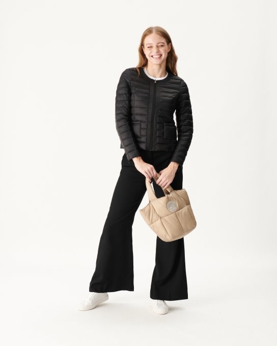 Beige Jott Nuovo Nella Borsa Della Spesa Kaya